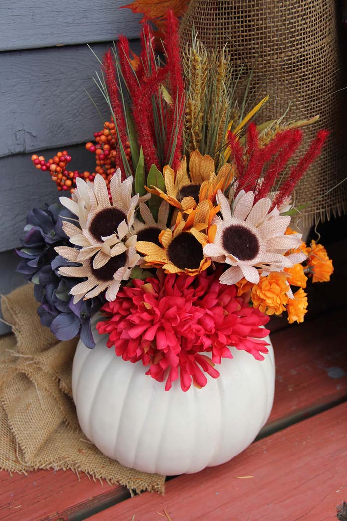 Colorful Crafty Floral Pumpkin Centerpiece #thanksgiving #centerpieces #decorhomeideas