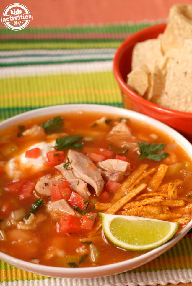 Easy Chicken Tortilla Soup Crock Pot Recipe #christmas #dinner #decorhomeideas