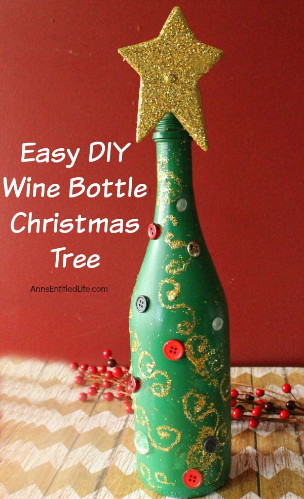 Easy DIY Wine Bottle Christmas Tree #christmas #winebottle #decorhomeideas
