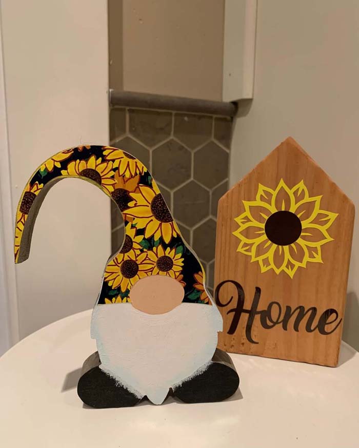 Faux House Gnome and Tiered Tray Decor #sunflower #decor #decorhomeideas