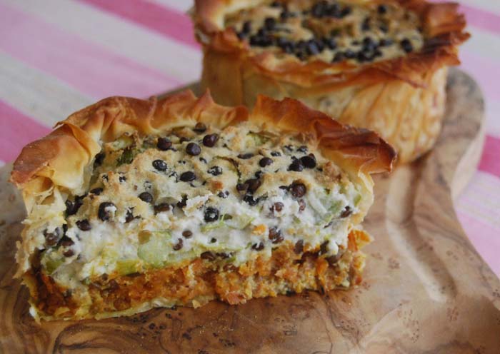 Layered Savoury Vegan Easter Pie with a Cashew Cream Sauce Filling #christmas #dinner #decorhomeideas