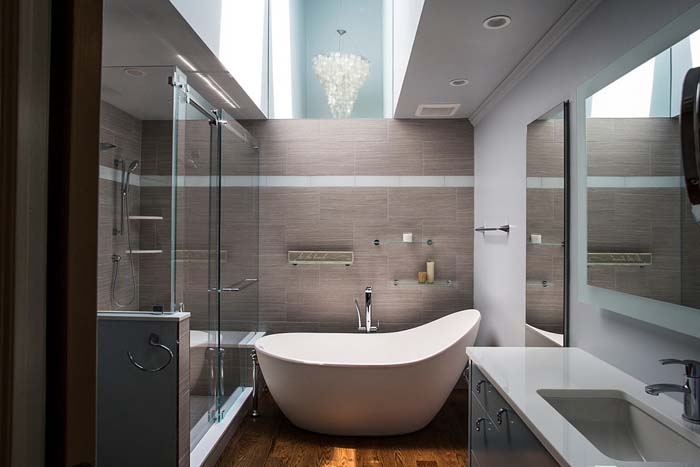 Mid-sized Trendy Master Bathroom #masterbathroom #design #decorhomeideas