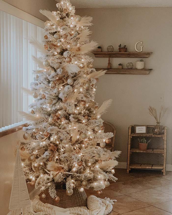 Pampas Grass Decor Christmas Tree