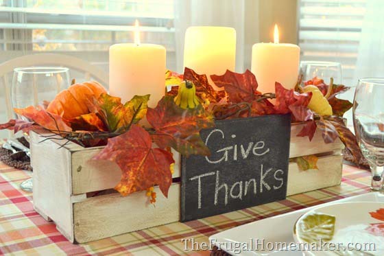 Repurposed Produce Crate with Hand Lettered Chalkboard #thanksgiving #centerpieces #decorhomeideas
