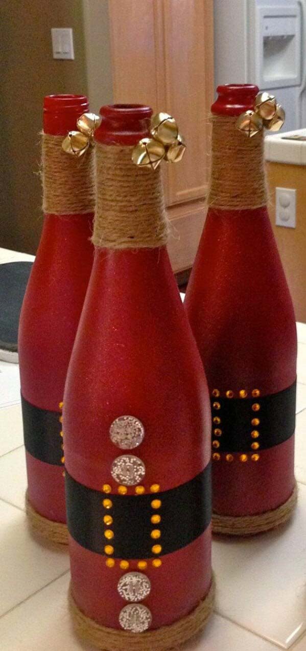 Santa's Coat Wine Bottles #christmas #winebottle #decorhomeideas