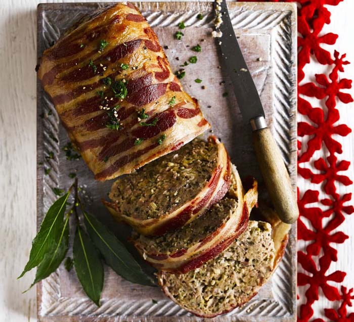 Sausage and Bramley Stuffing #christmas #dinner #decorhomeideas