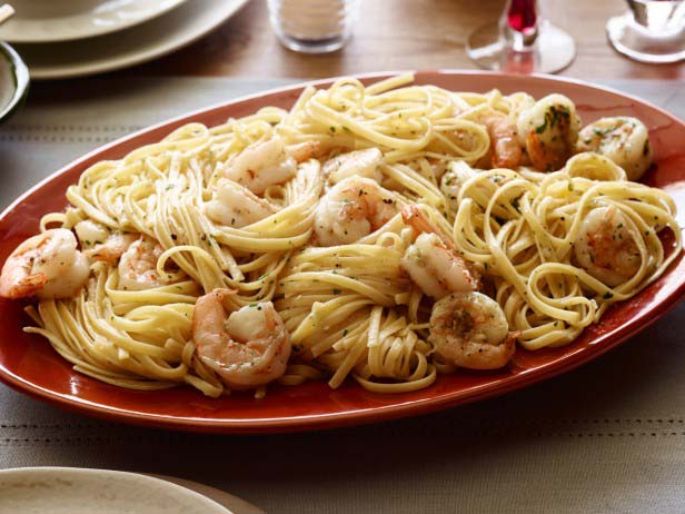 Shrimp Scampi with Linguini #christmas #dinner #decorhomeideas