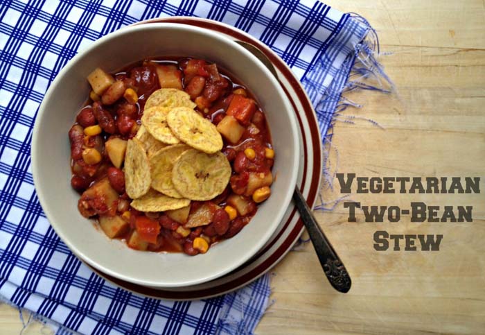 Slow Cooker Vegetarian Two-Bean Stew #christmas #dinner #decorhomeideas