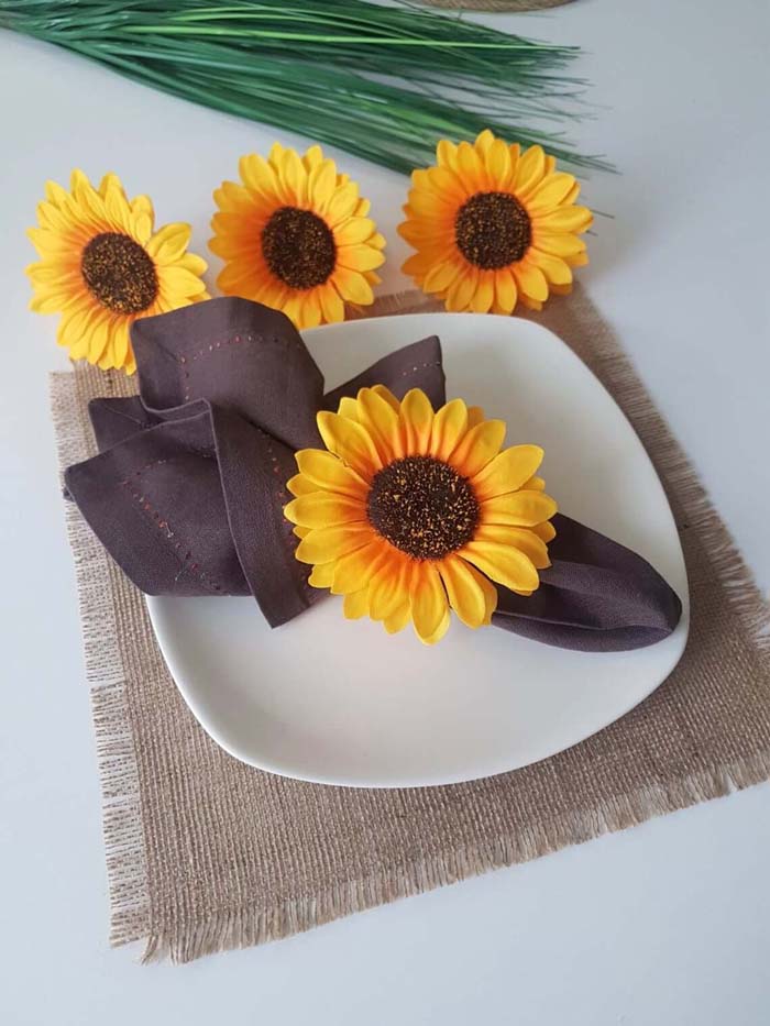 Unique Summer Wedding Yellow Sunflower Napkin Holder #sunflower #decor #decorhomeideas