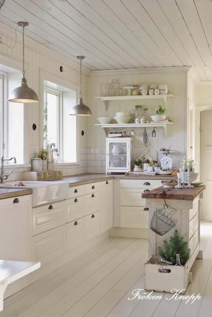 Warm Whites and Natural Wooden Panels for the Kitchen #rusticdecor #shiplap #decorhomeideas
