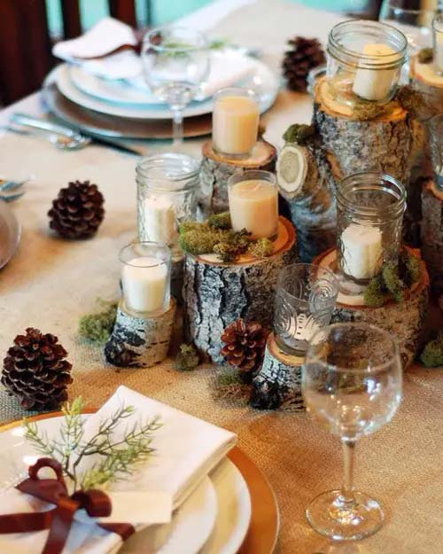 Chic And Cozy Rustic Tablescape With Tree Stumps #Christmas #rustic #tablesetting #decorhomeideas