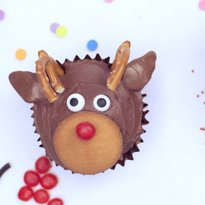 Christmas Reindeer Cupcakes #christmas #treat #decorhomeideas