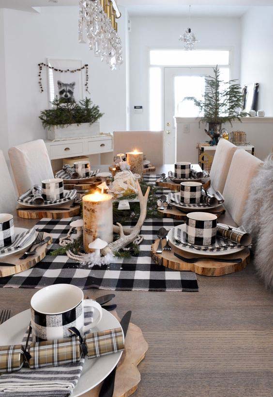 Christmas Table With A Buffalo Check Runner #Christmas #rustic #tablesetting #decorhomeideas