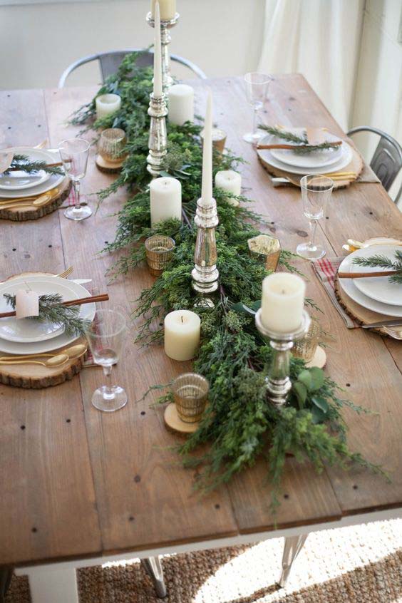 Cinnamon Sticks And Gold Cutlery #Christmas #rustic #tablesetting #decorhomeideas