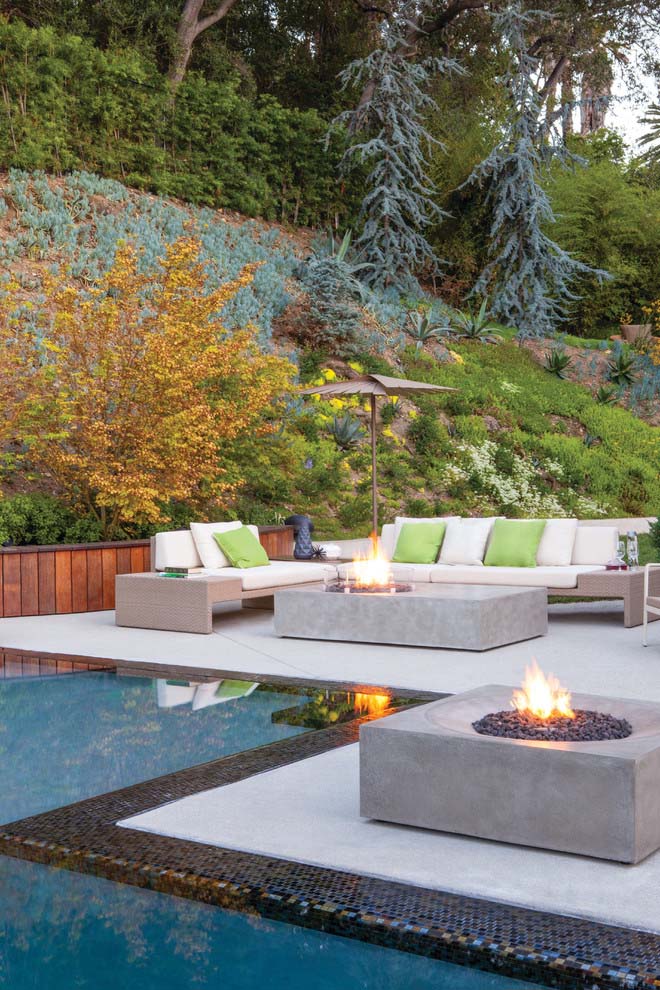 Concrete Slab Fire Pit #firepit #poolside #decorhomeideas