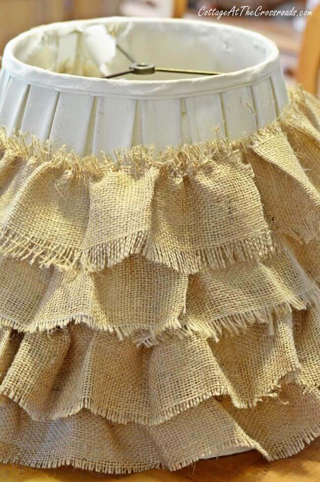 County Belle Flounced Burlap Lampshade #burlapdecor #diy #decorhomeideas