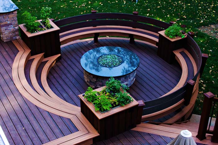 Glass Circular Fire Pit #decking #firepit #decorhomeideas