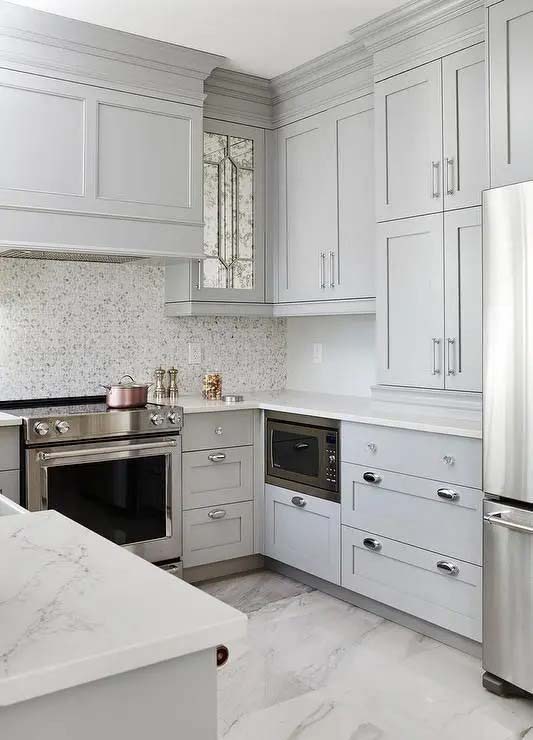 Gray Kitchen Cabinets and Marble Floor #ushaped #kitchen #decorhomeideas