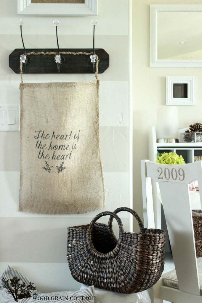 Homespun Harmony Burlap Hook Sack #burlapdecor #diy #decorhomeideas