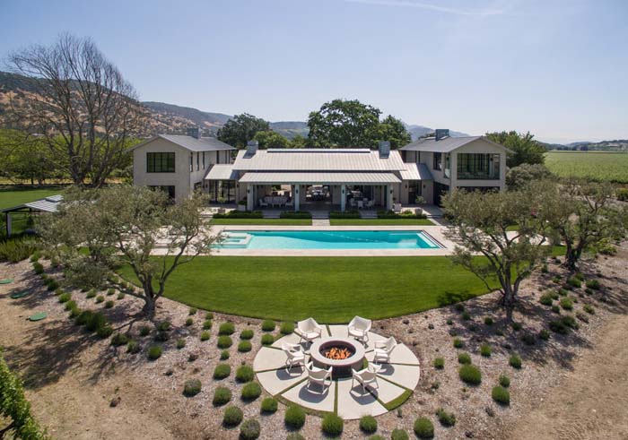 Interesting Patterns #firepit #poolside #decorhomeideas