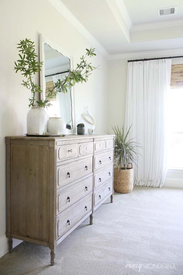 Light, Airy, and Purified Air Farmhouse Bedroom #farmhousebedroom #decorhomeideas