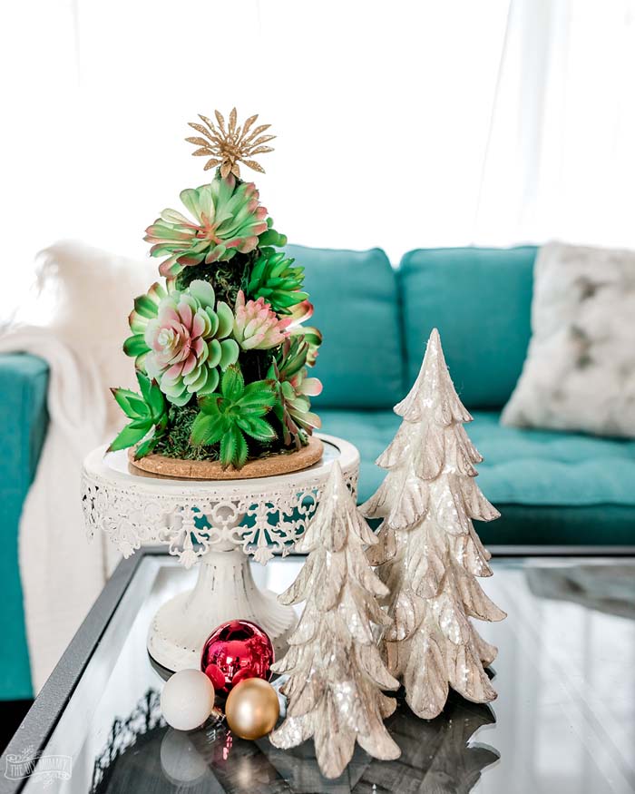 Mini Christmas Tree #christmastree #succulent #decorhomeideas