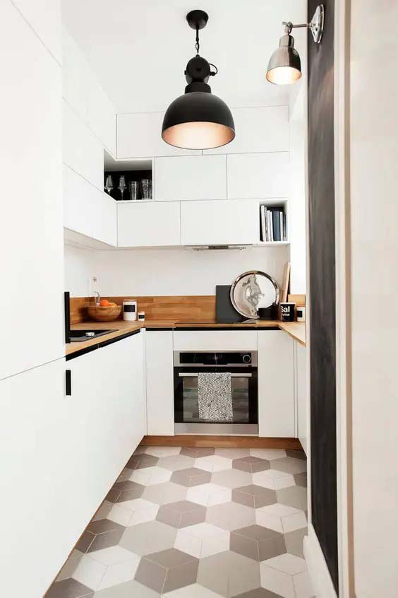 Narrow Kitchen Design With Geometric Tiled Floor #ushaped #kitchen #decorhomeideas