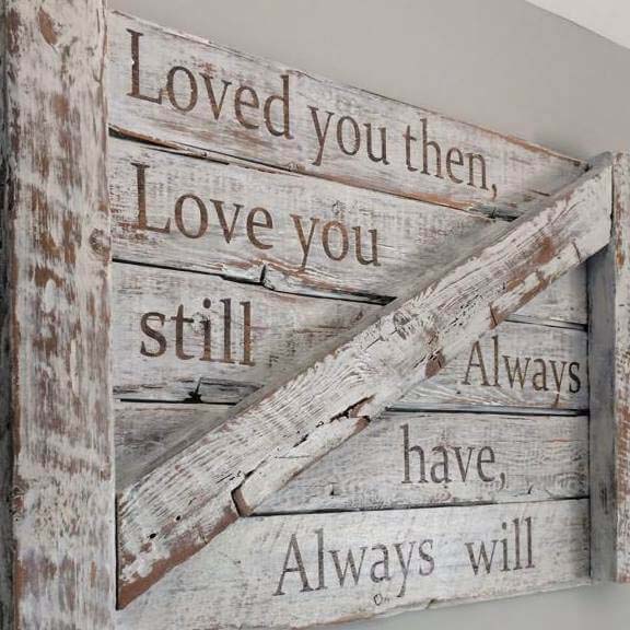 Repurposed Barn Wood Love Sign #farmhousebedroom #decorhomeideas