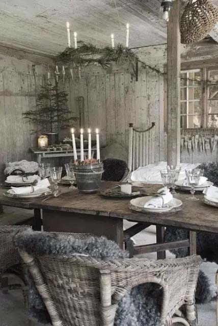 Rustic Vintage Christmas Tablescape #Christmas #rustic #tablesetting #decorhomeideas