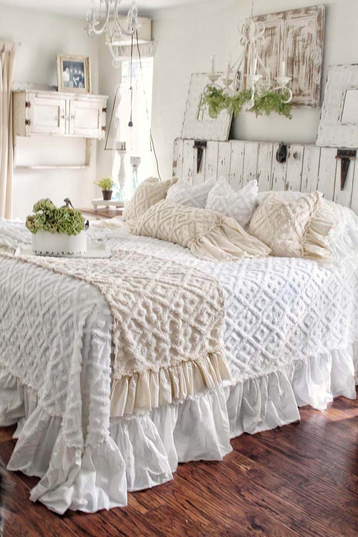 Shabby Chic and Chenille Farmhouse Bedroom #farmhousebedroom #decorhomeideas