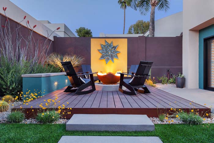 Southwest-Style Fire Pit #decking #firepit #decorhomeideas