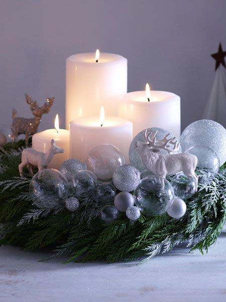 Subtle Snow Woodland Wreath #Christmas #candle #decoration #decorhomeideas