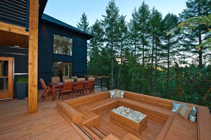 Sunken Fire Pit Seating Area #decking #firepit #decorhomeideas