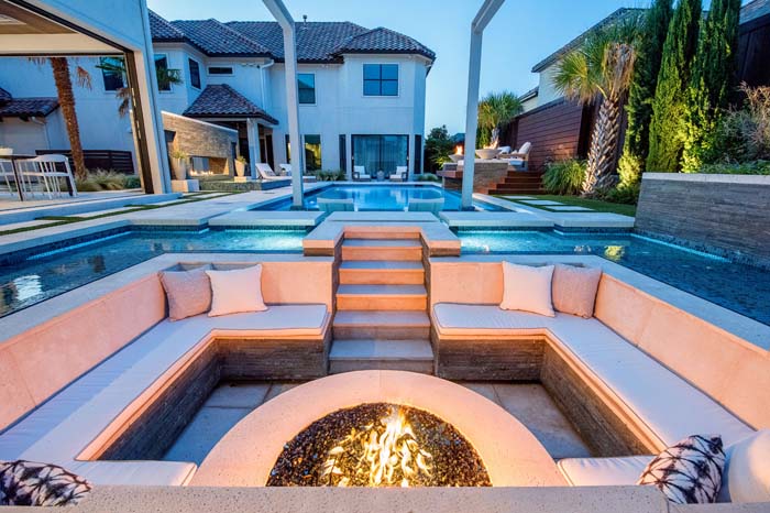 Sunken Lounge #firepit #poolside #decorhomeideas