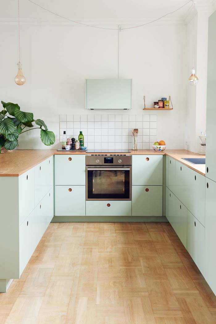 Vintage U-shaped Kitchen Design #ushaped #kitchen #decorhomeideas