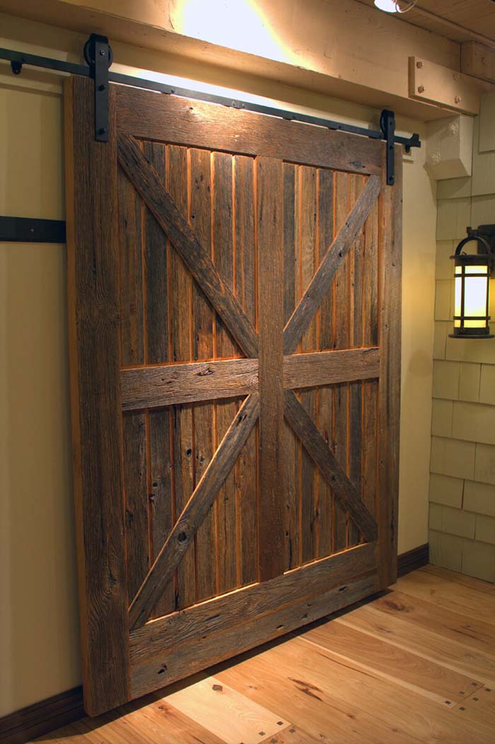 Barnyard Chalet Oversized Sliding Door #barndoor #barndoorideas #decorhomeideas