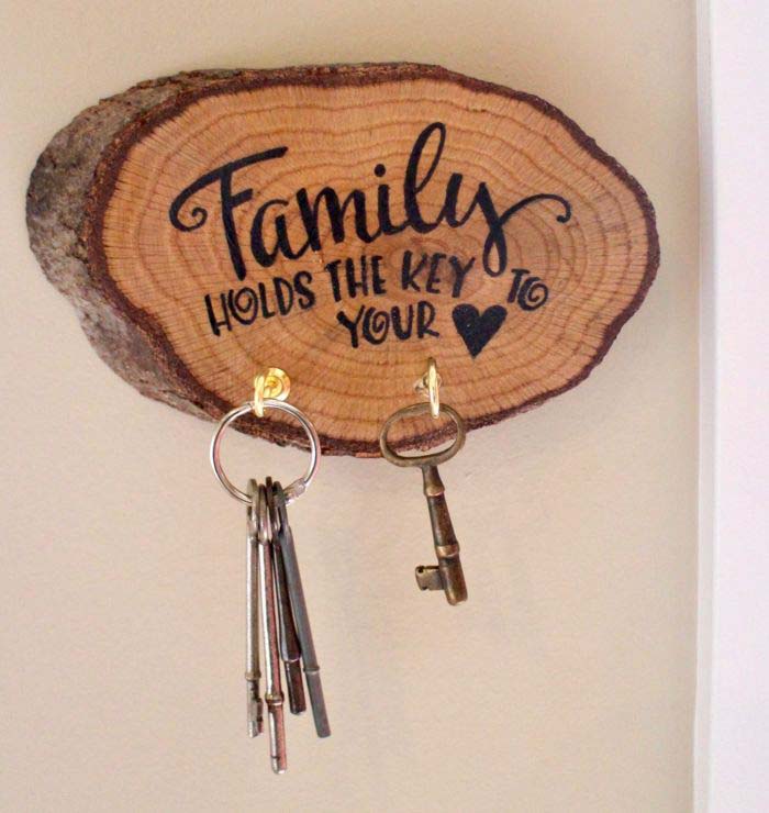 Burned Wood Keyholder #woodburning #crafts #decorhomeideas