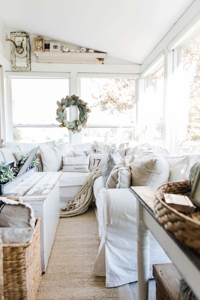 Coastal Design Inspired Farmhouse Sun Room #farmhouse #livingroom #decorhomeideas