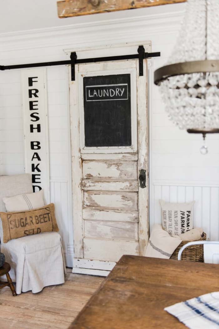 Cottage Chic White Wooden Door #barndoor #barndoorideas #decorhomeideas