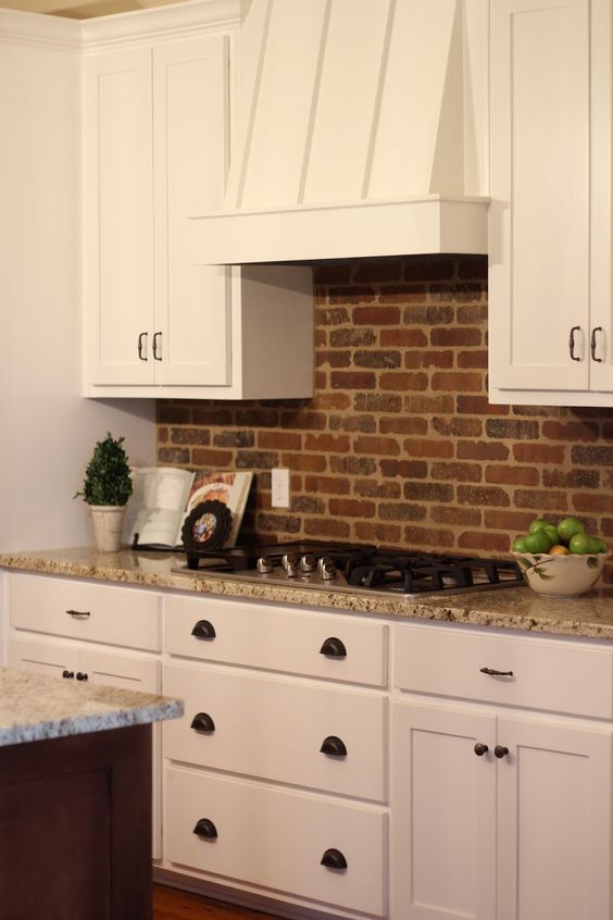 Deep Red Brick Backsplash #brickbacksplash #kitchen #decorhomeideas