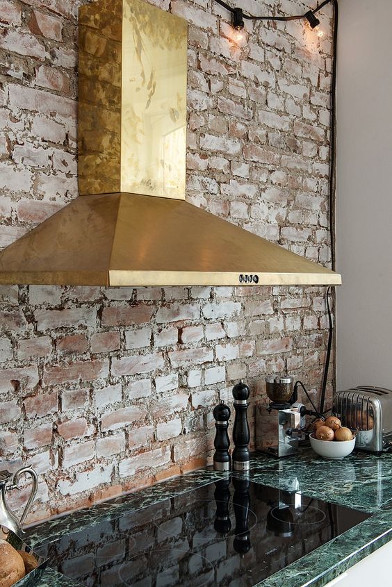 Distressed Brick Wall #brickbacksplash #kitchen #decorhomeideas