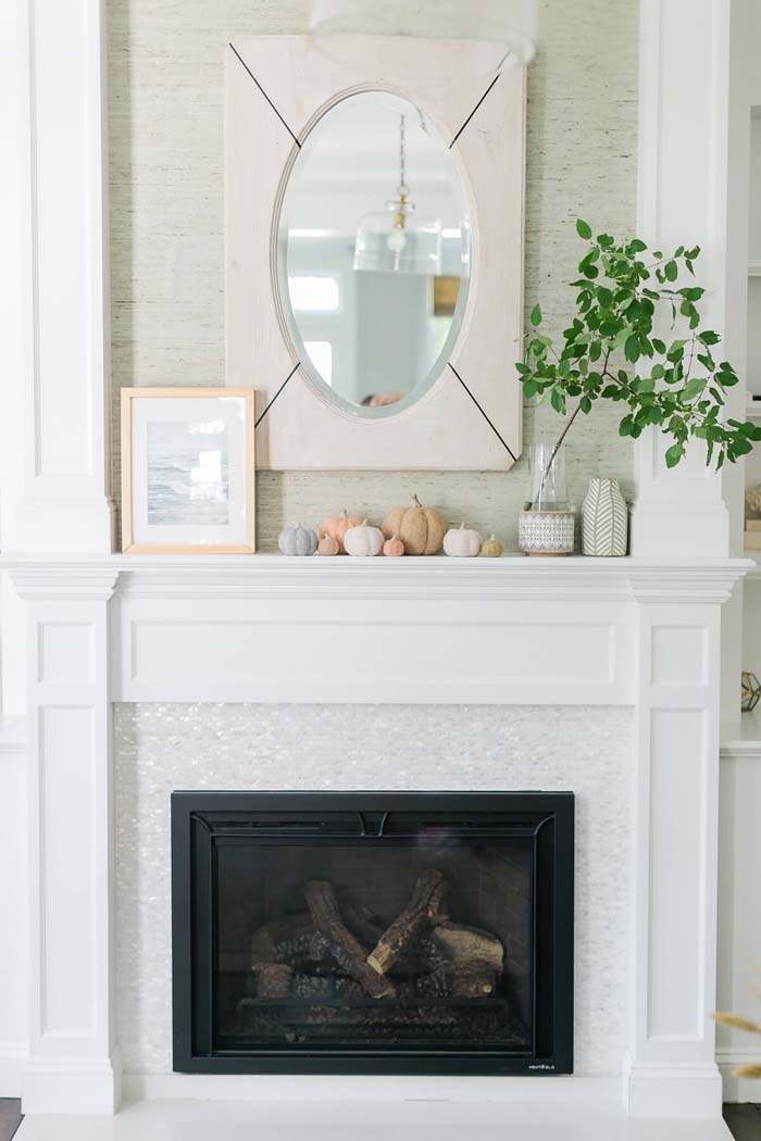 Fall Inspired Fireplace Mantle Decor #farmhouse #livingroom #decorhomeideas