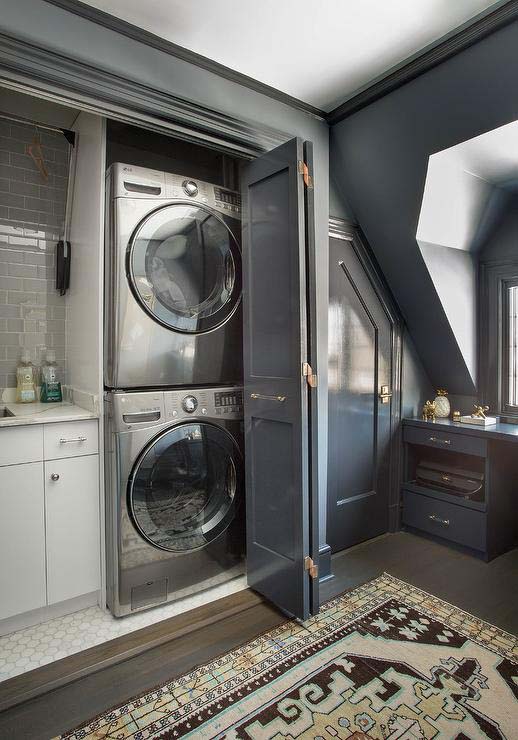 Folding Blue Closet Doors #laundry #closetdoors #decorhomeideas