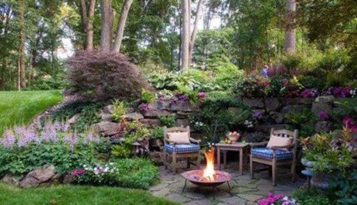 Hidden Sloped Backyard #slopedbackyard #budget #decorhomeideas