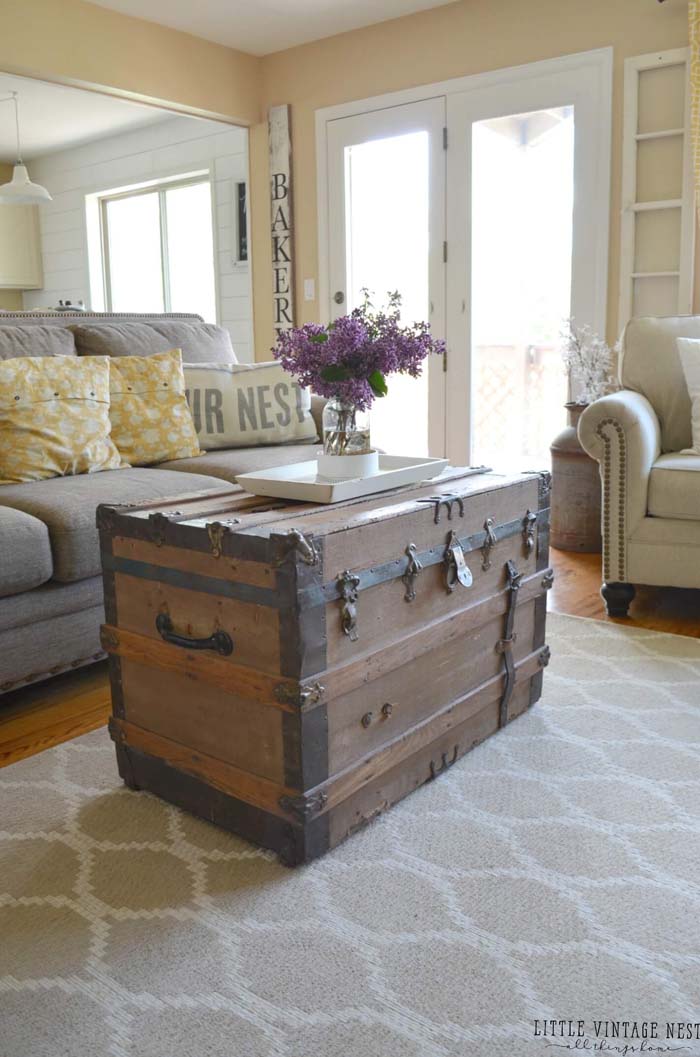 Large Antique Steamer Trunk Coffee Table #farmhouse #livingroom #decorhomeideas