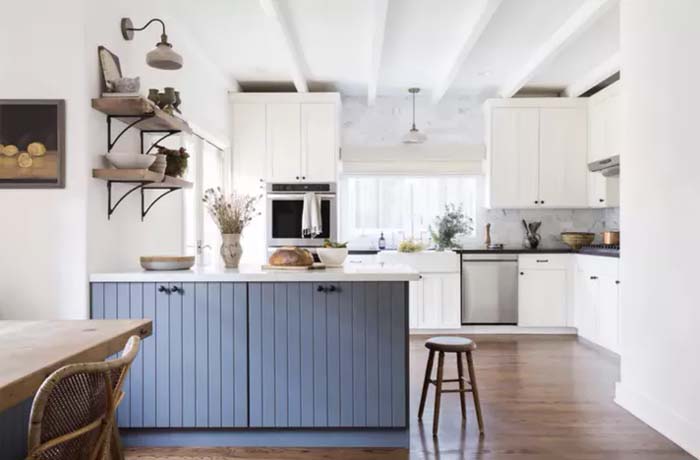 Opt for Wood Floors #kitchen #design #decorhomeideas