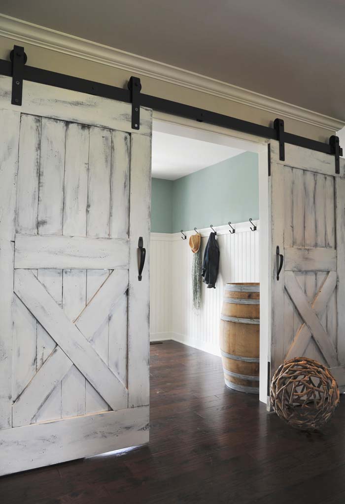 Paint It White Sliding Barn Doors #barndoor #barndoorideas #decorhomeideas