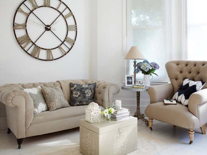 Polished Country Living Room with Tufted Seating #farmhouse #livingroom #decorhomeideas