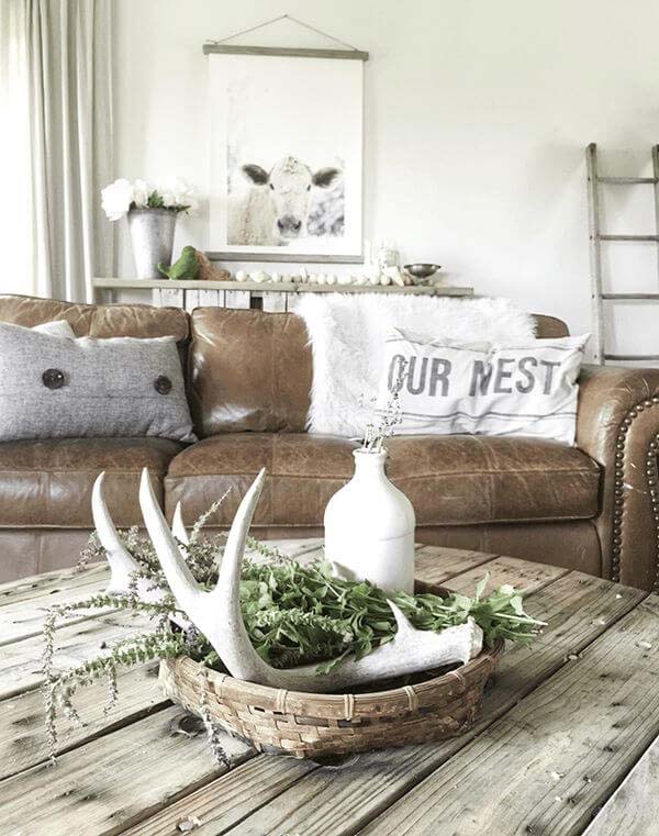 Primitive Deer Antler Centerpiece Basket #farmhouse #livingroom #decorhomeideas