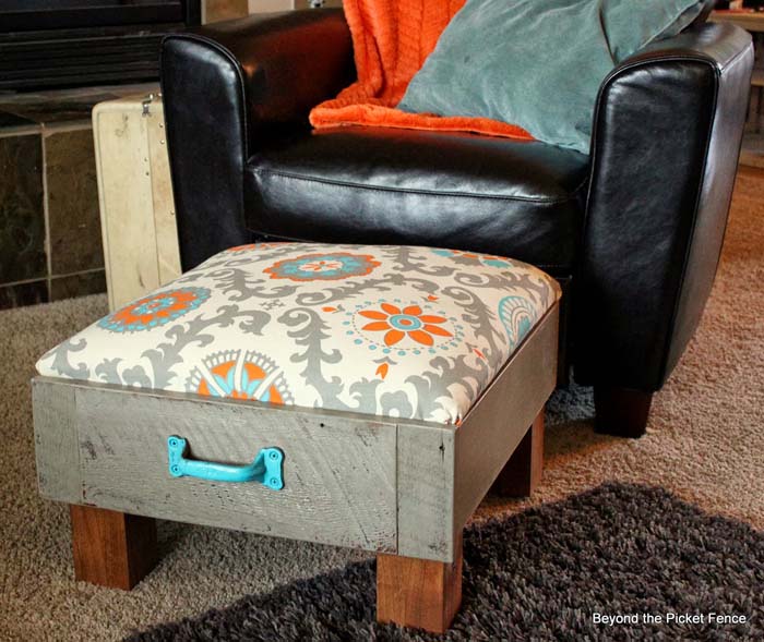 Rest Your Feet #recycle #olddrawer #decorhomeideas